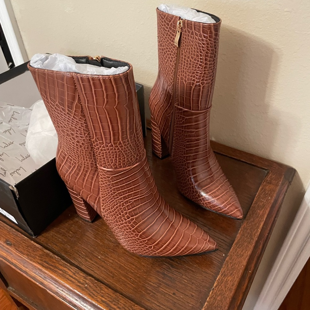 Brand new Dawson Tan Crocodile Pointed-Toe Mid Calf Boots size 7